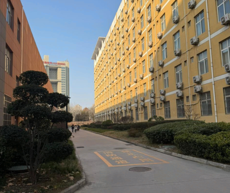 Kampus di China